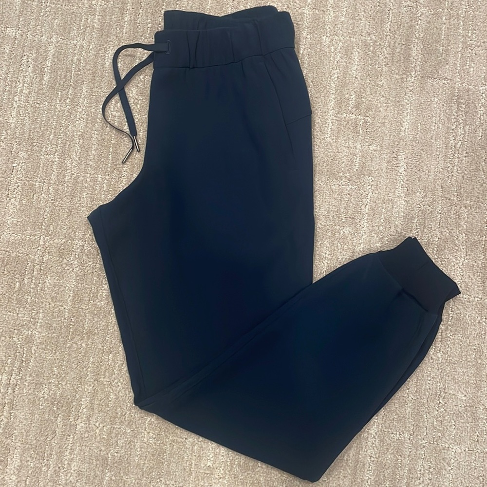 Lululemon On The Fly Mid-Rise Jogger